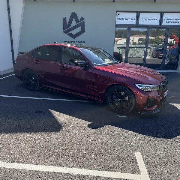 pose professionnelle vitres teintées automobile en atelier