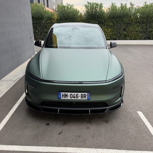 tesla-model-y-juniper-covering-vert-kaki-face-avant