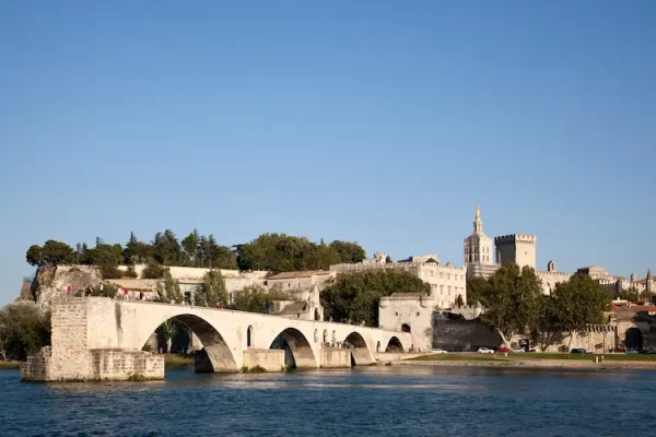 view-of-pont-d-avignon-on-the-river-rhone-avignon-2025-04-03-23-06-50-utc view-of-pont-d-avignon-on-the-river-rhone-avignon-2025-04-03-23-06-50-utc